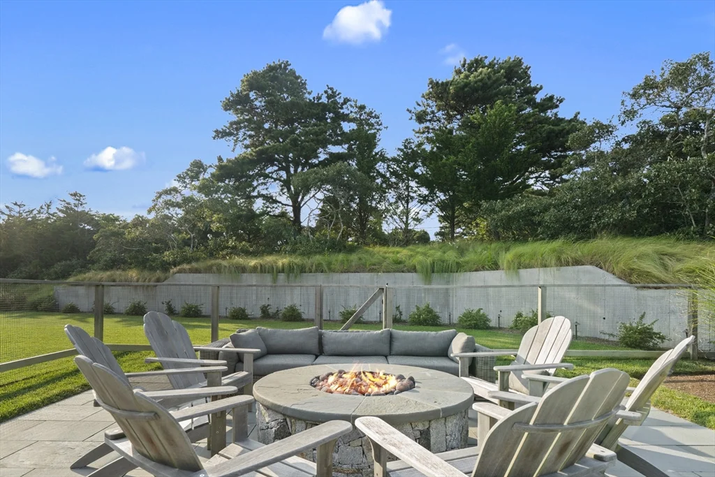 2 Drew Ln, Nantucket