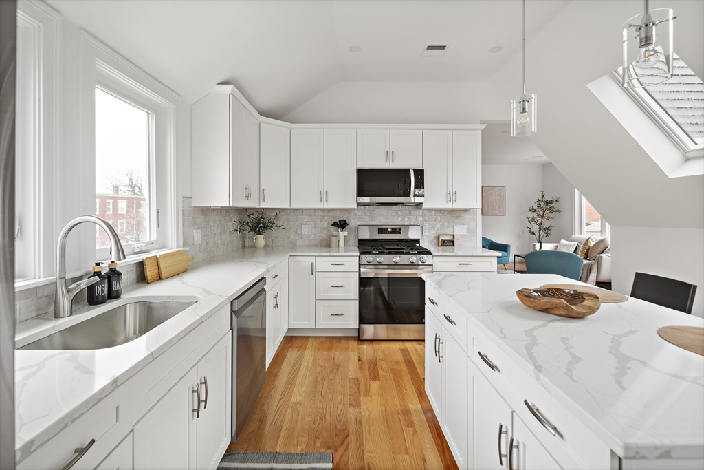 24 Montrose St, Roxbury