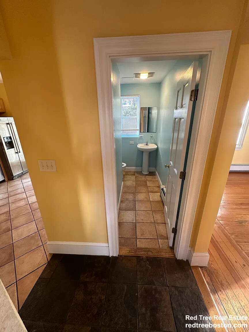 28 Montfern Ave, Brighton