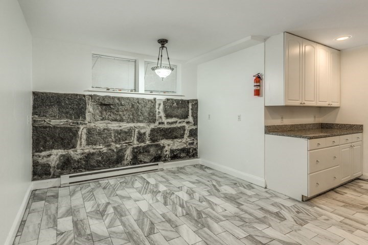 915 Beacon St, Fenway