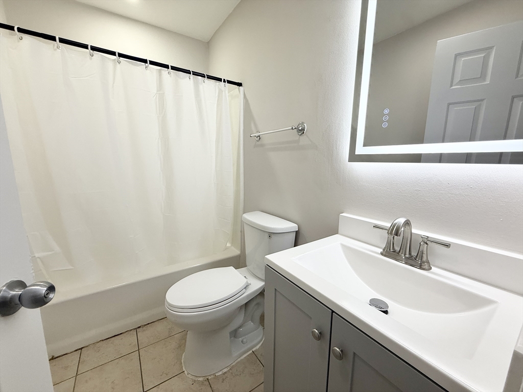 15 Ruggles St, Roxbury