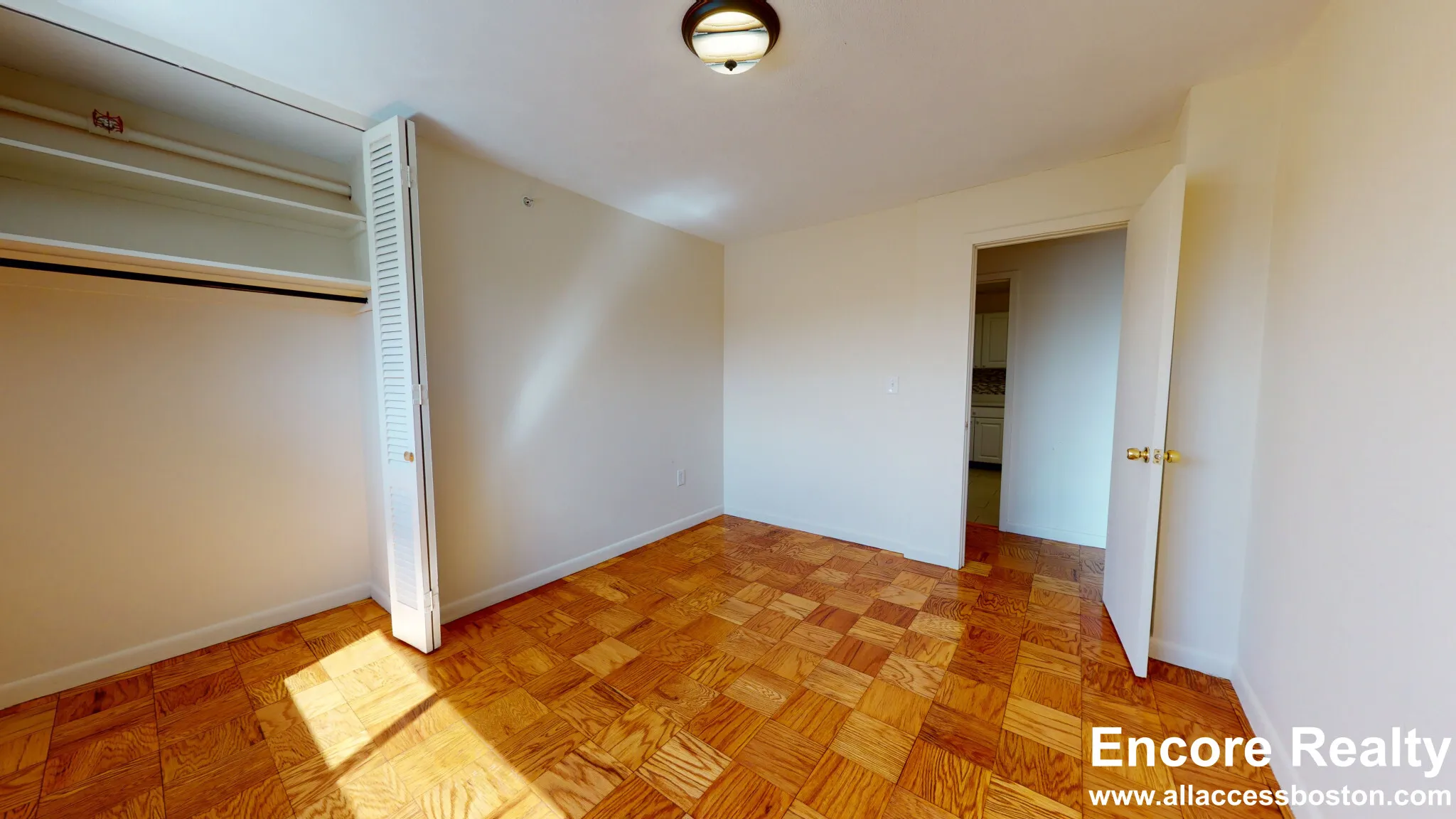 101 Monmouth St, Longwood