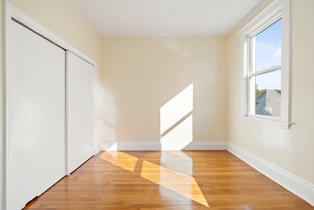 86 Winthrop St, Roxbury