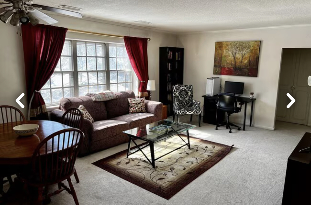 117 Lake Shore Rd, Oak Square