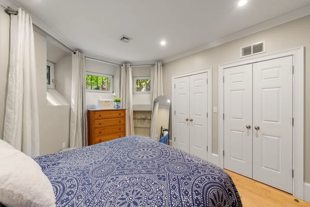 349 Marlborough St, Back Bay