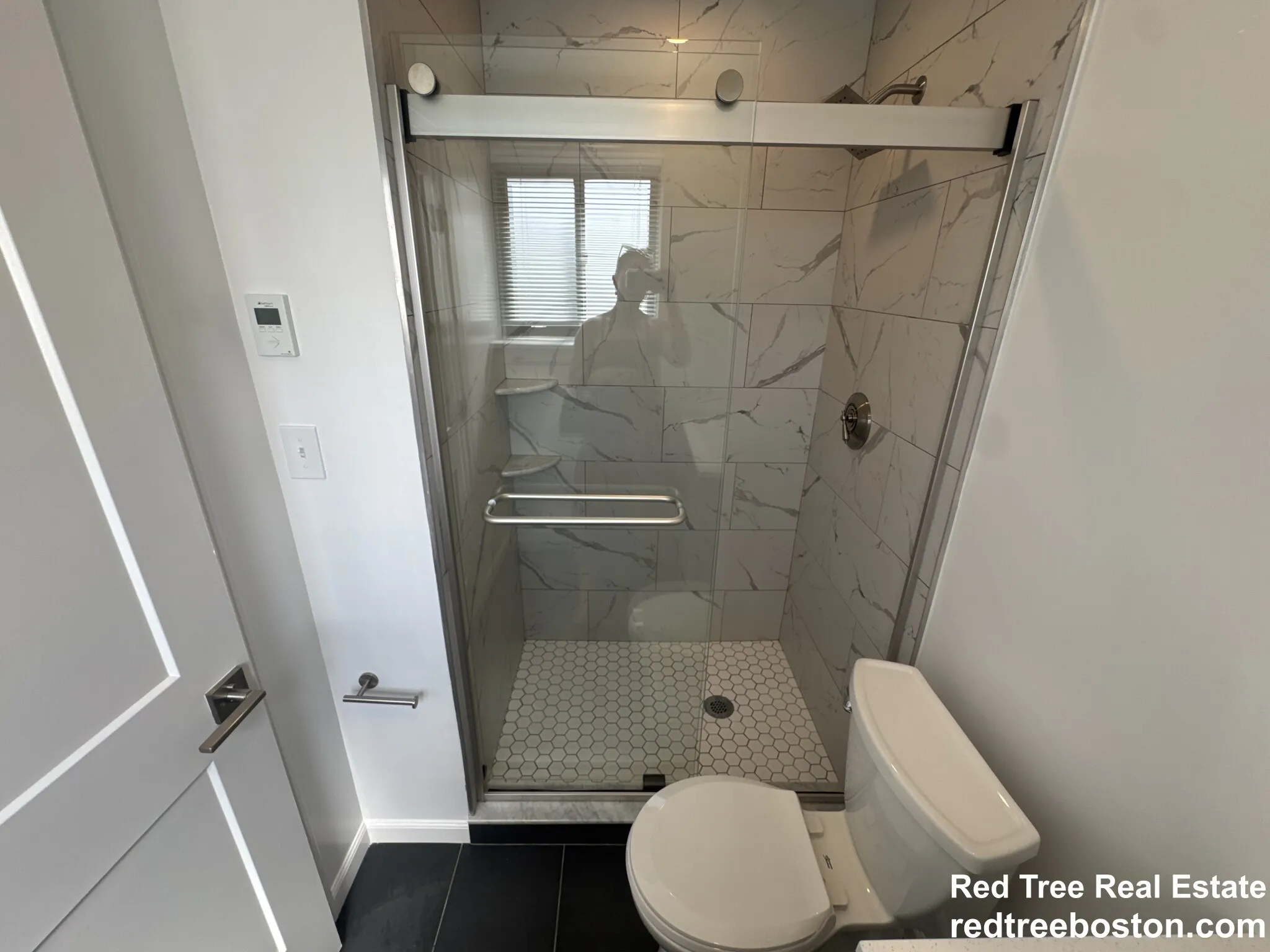 320 Hammond Pond Pkwa, Chestnut Hill