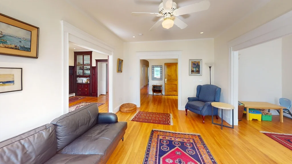 95 Centre St, Coolidge Corner