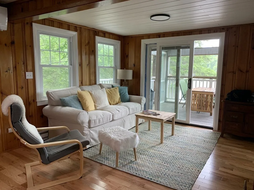 3 Pine Tree Dr, Holland