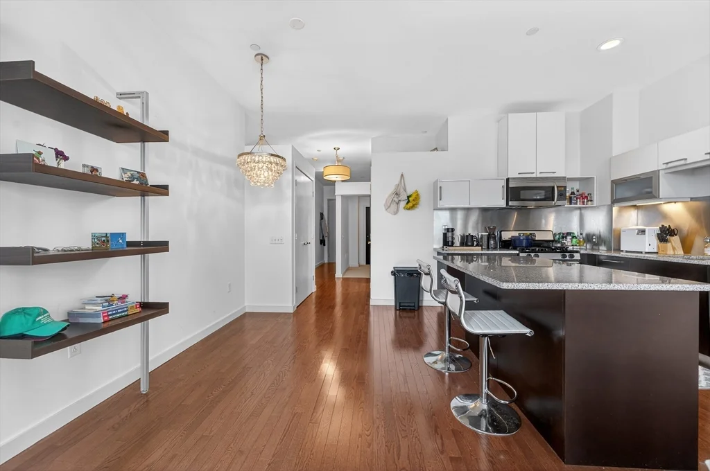 88 Kingston St, Midtown