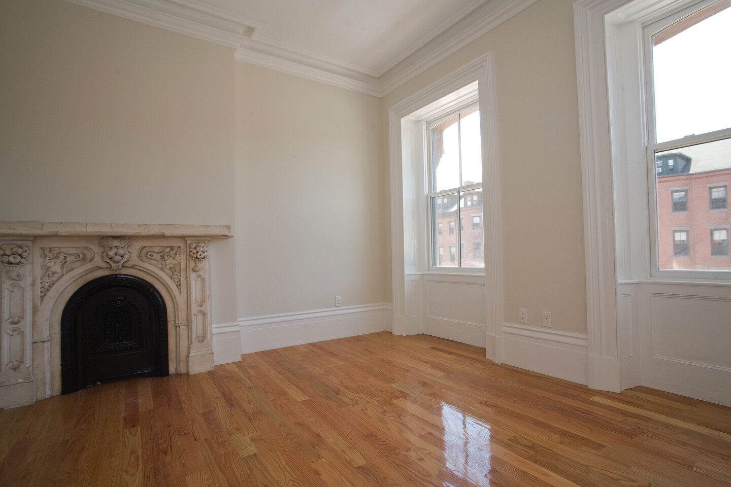 658 Massachusetts Ave, South End