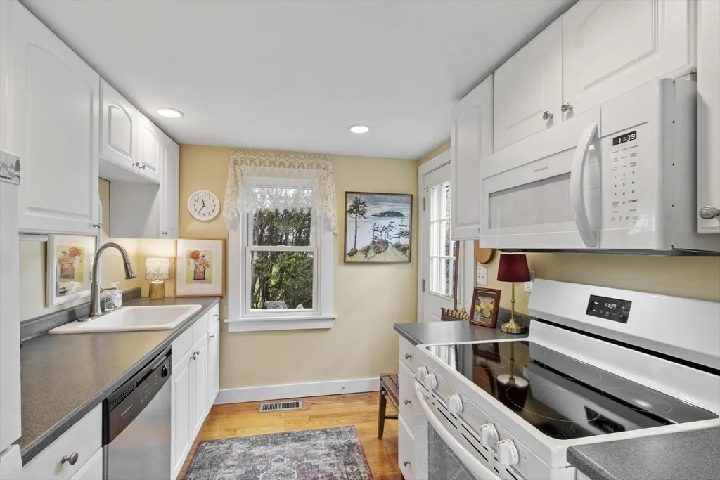 34 High St, Rockport