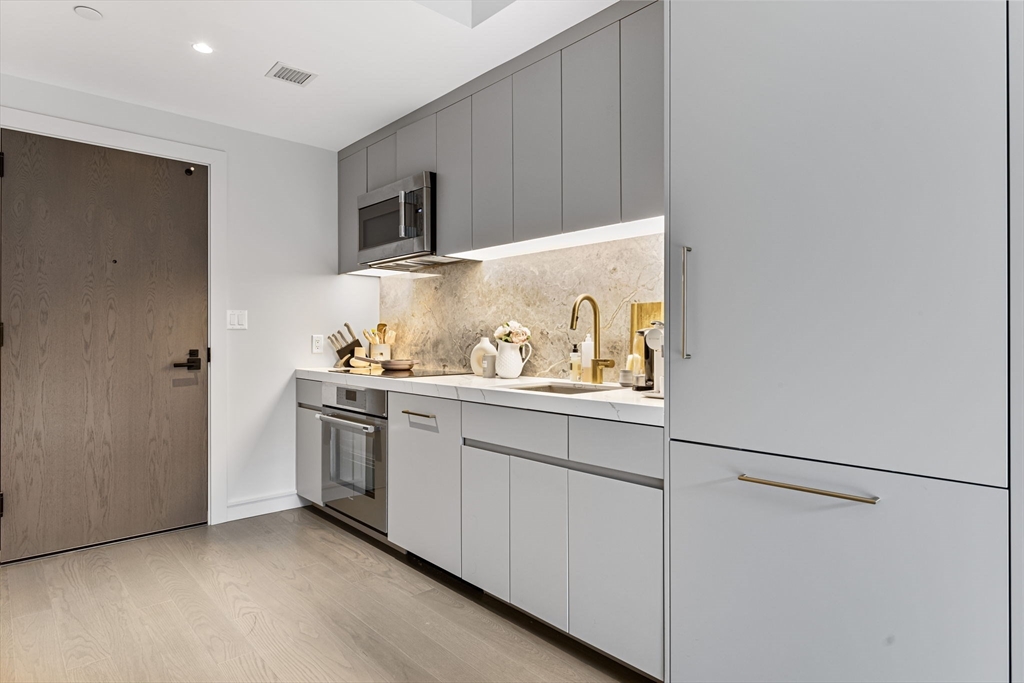 55 Lagrange, Downtown