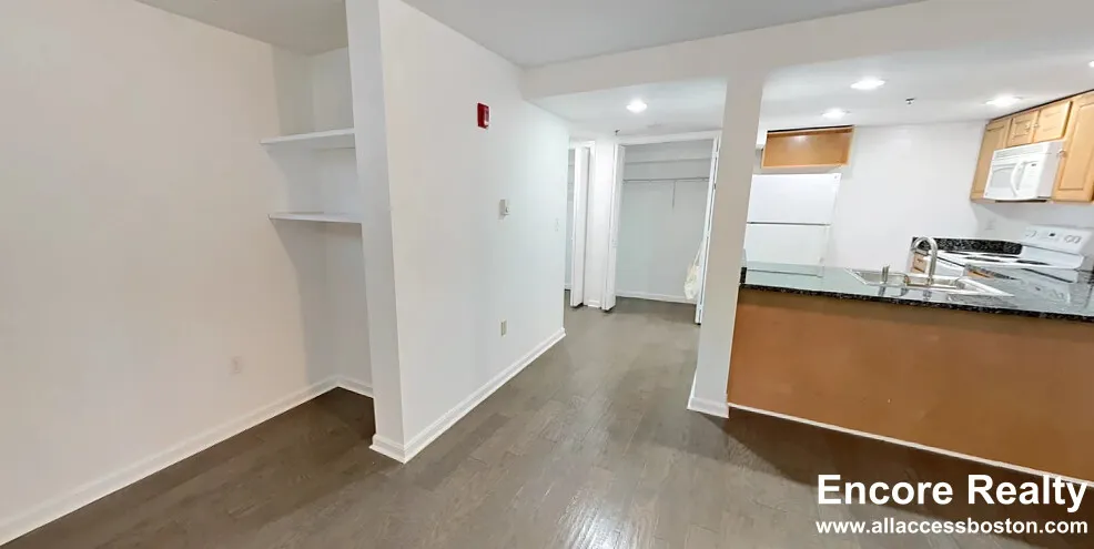 36 Queensberry St, Fenway