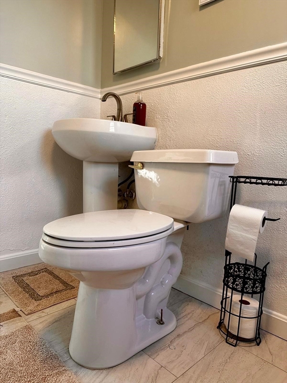 18 Spring Valley Rd, Burlington