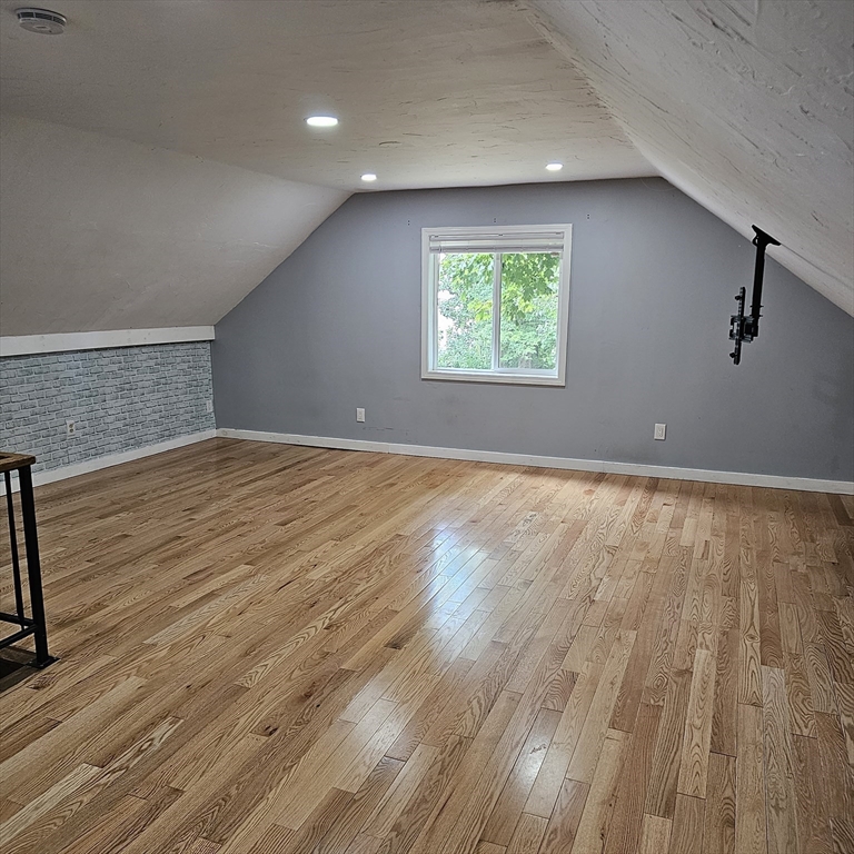 106 Walnut St, Clinton