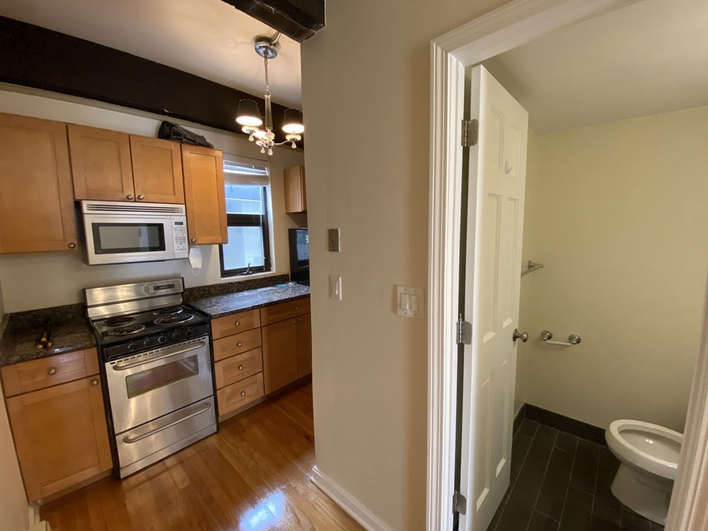 12 Stoneholm St, Fenway