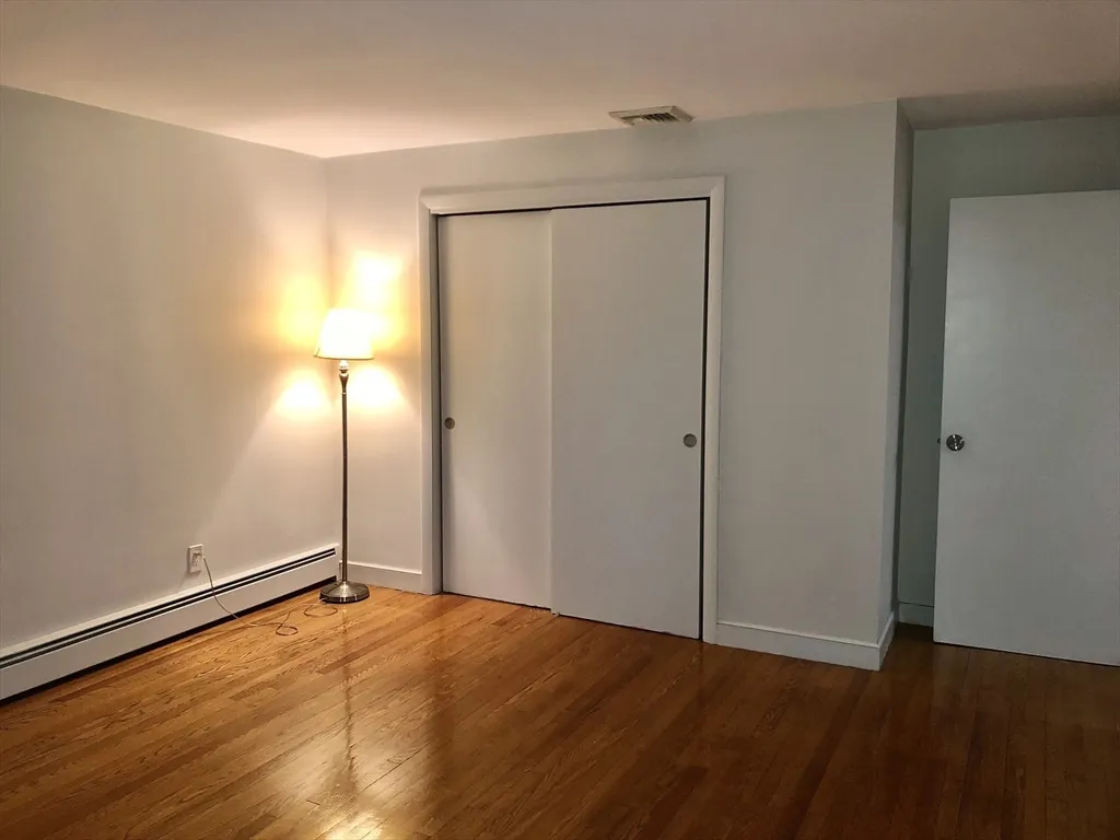 15 Sycamore Rd, Montrose