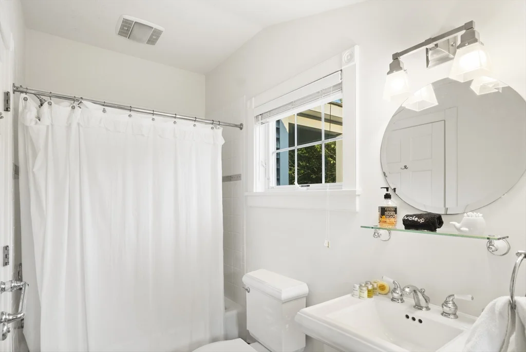 2 Drew Ln, Nantucket