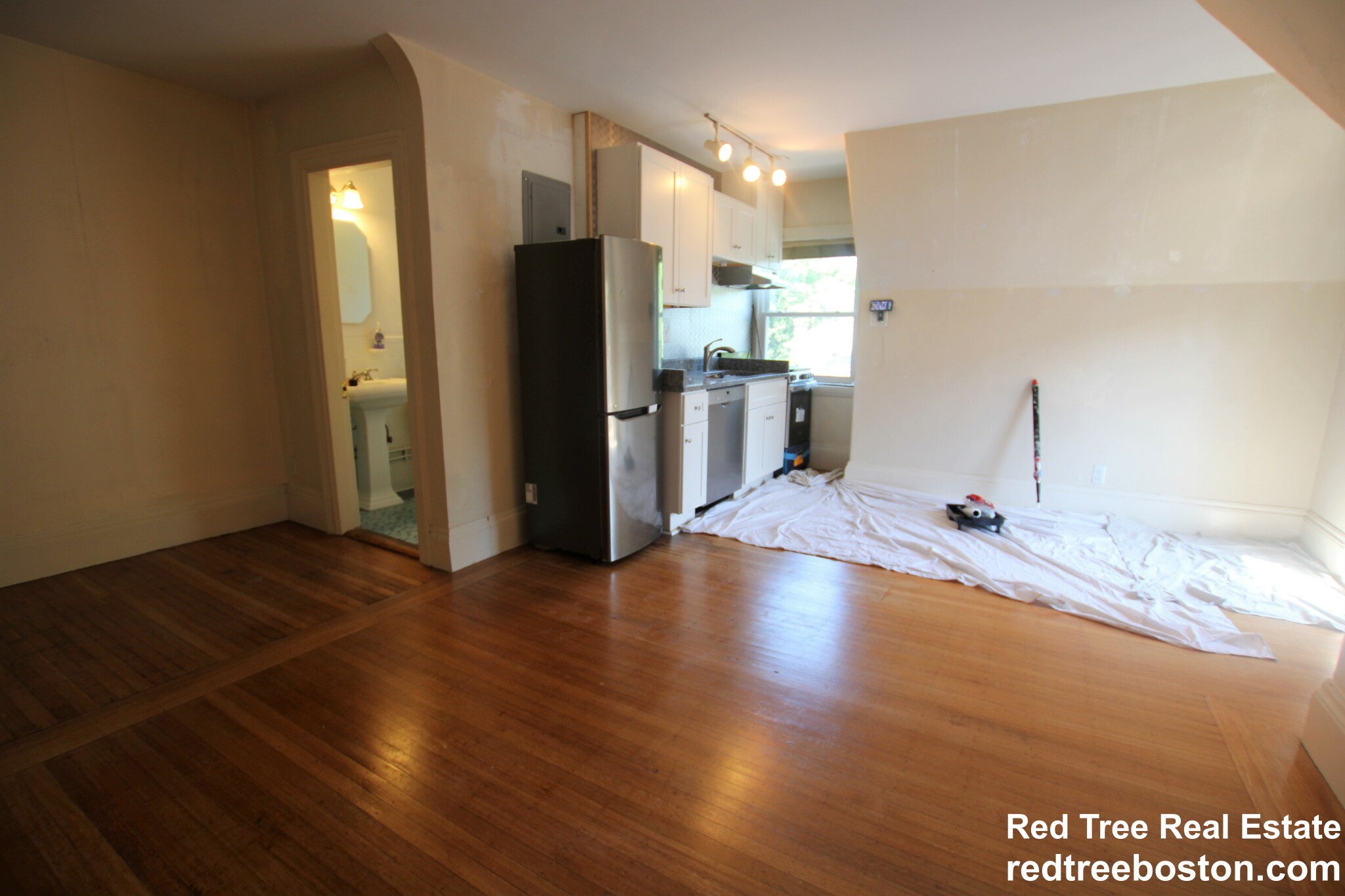 1748 Beacon St, Brookline