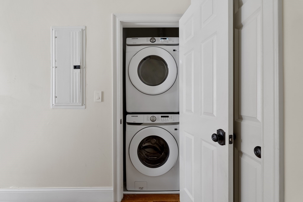 402 E 3rd St, South Boston