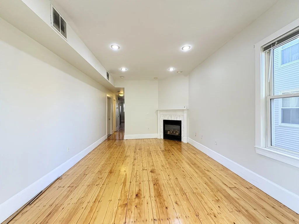 367 Cardinal Mederios, Wellington-Harrington