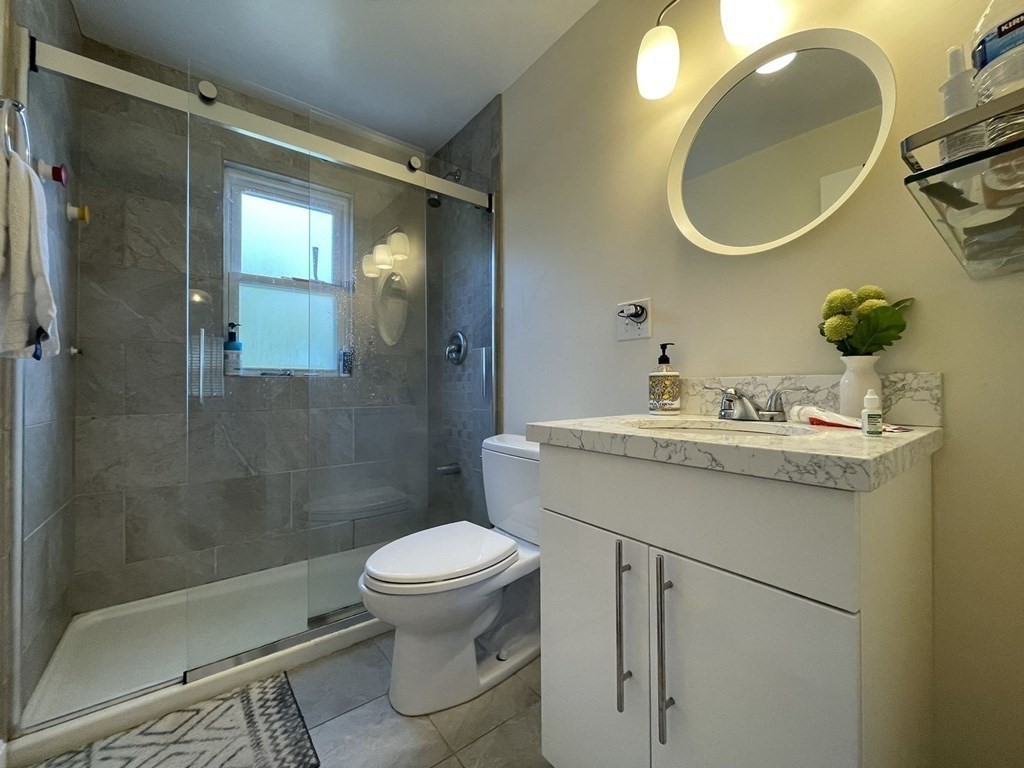 23 Clyde Ter, Arlington