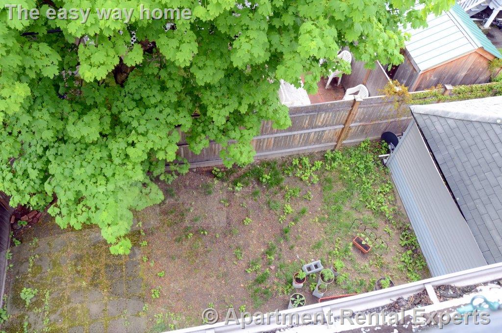 217 Willow Ave, Davis Square