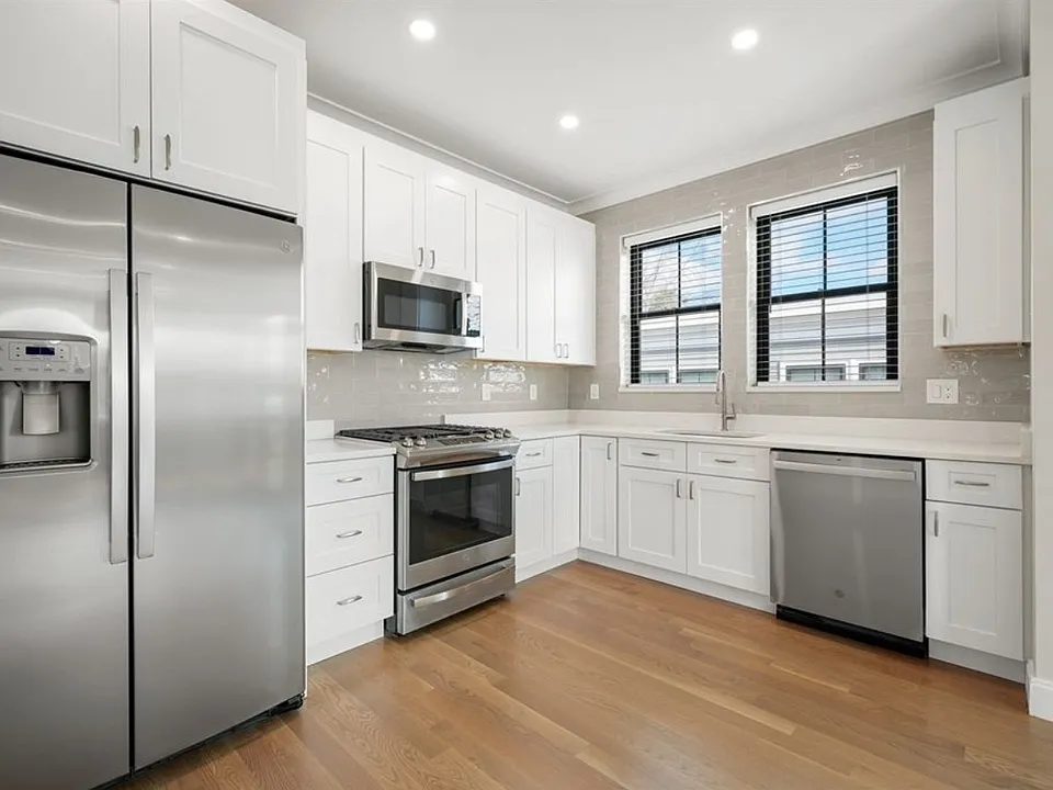 281 Lamartine St, Jamaica Plain