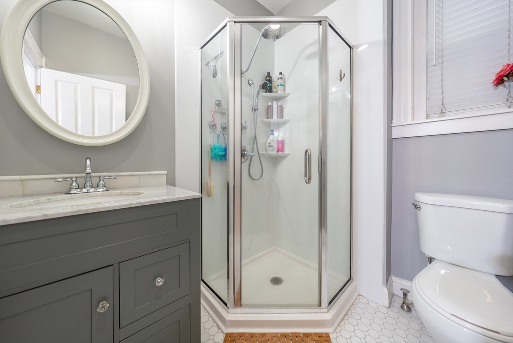 5 Ellwood St, Charlestown