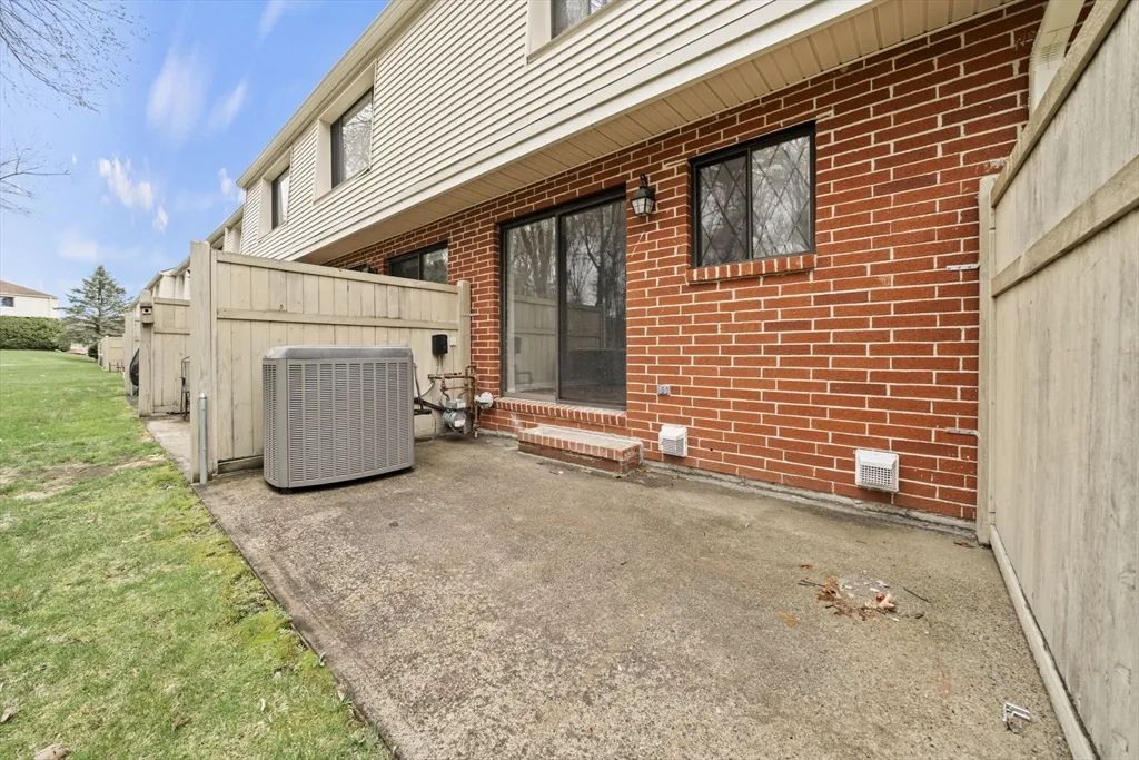 68 Sterling Ln, Bradford
