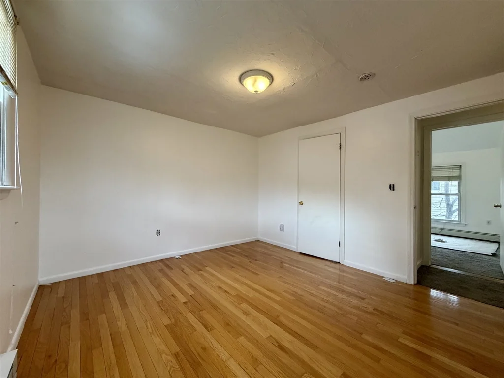 98 W Spring St, Avon