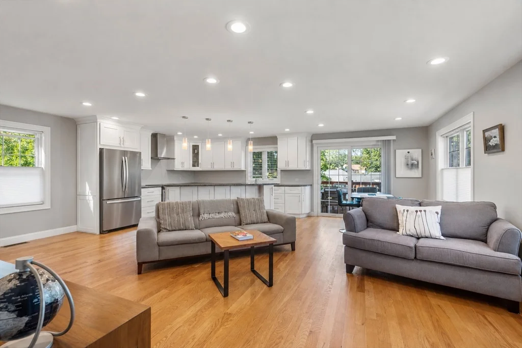 28 Park Ave, Medford