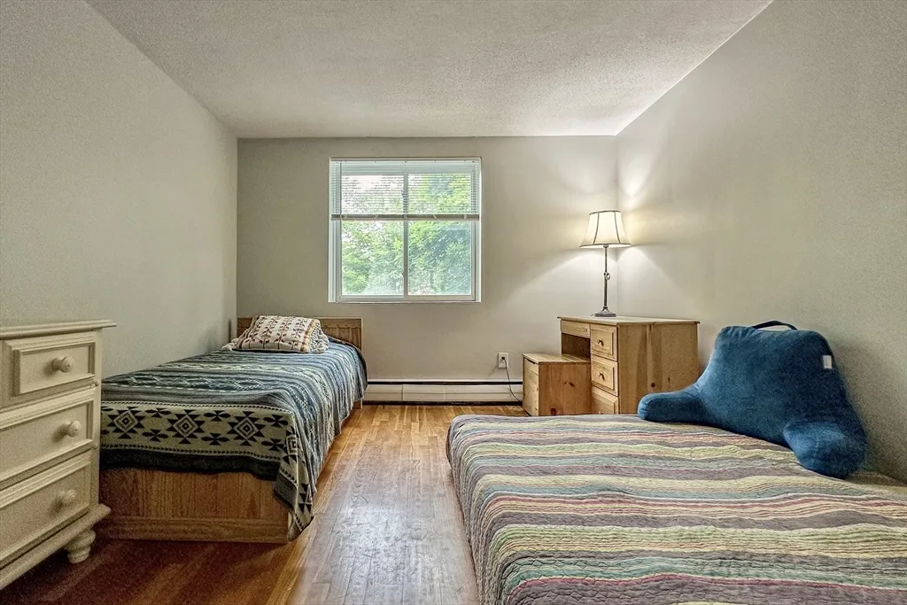 50 Green St, North Brookline