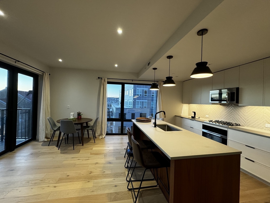 1 Nevins Hill Way, Brighton