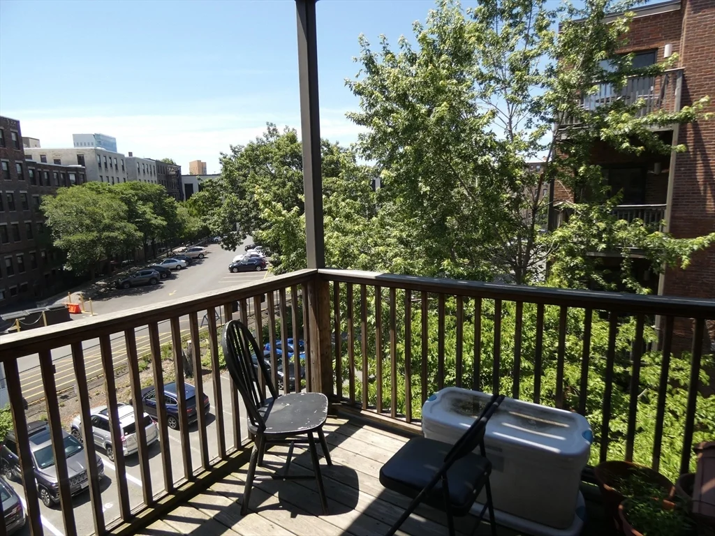 84 Gainsborough St, Fenway