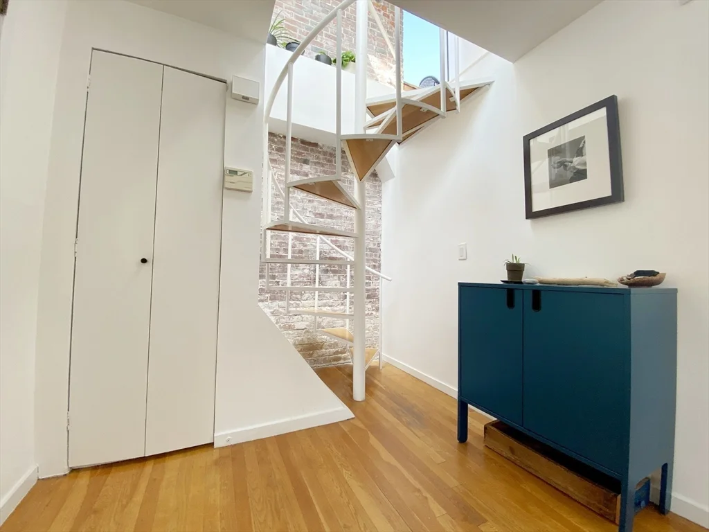 363 Marlborough St, Back Bay