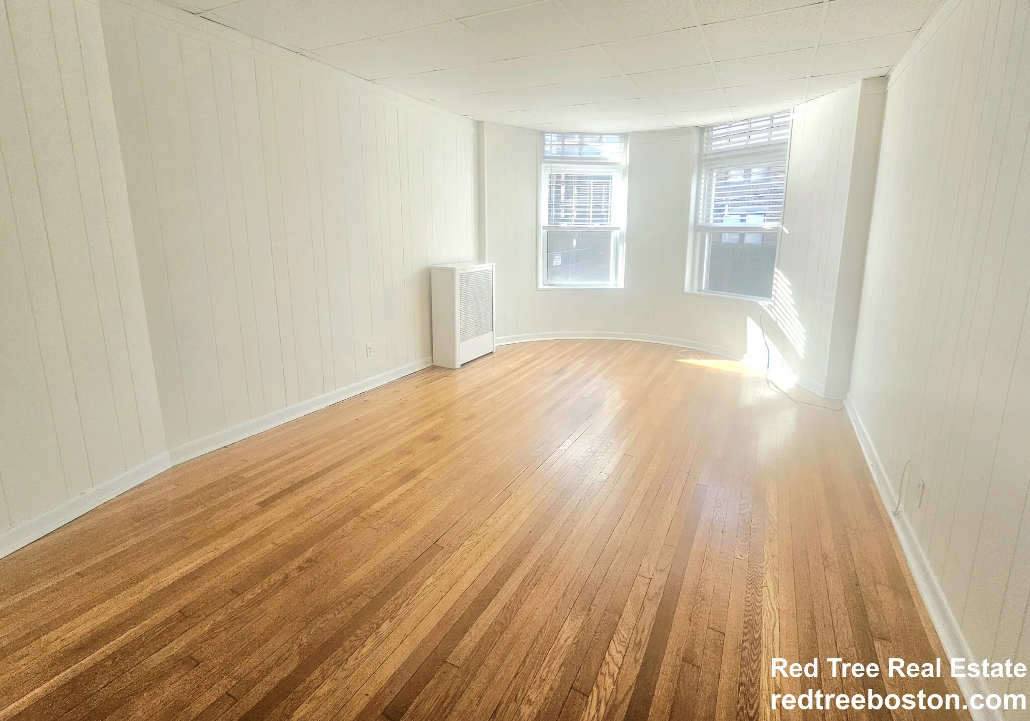 15 Green St, North Brookline