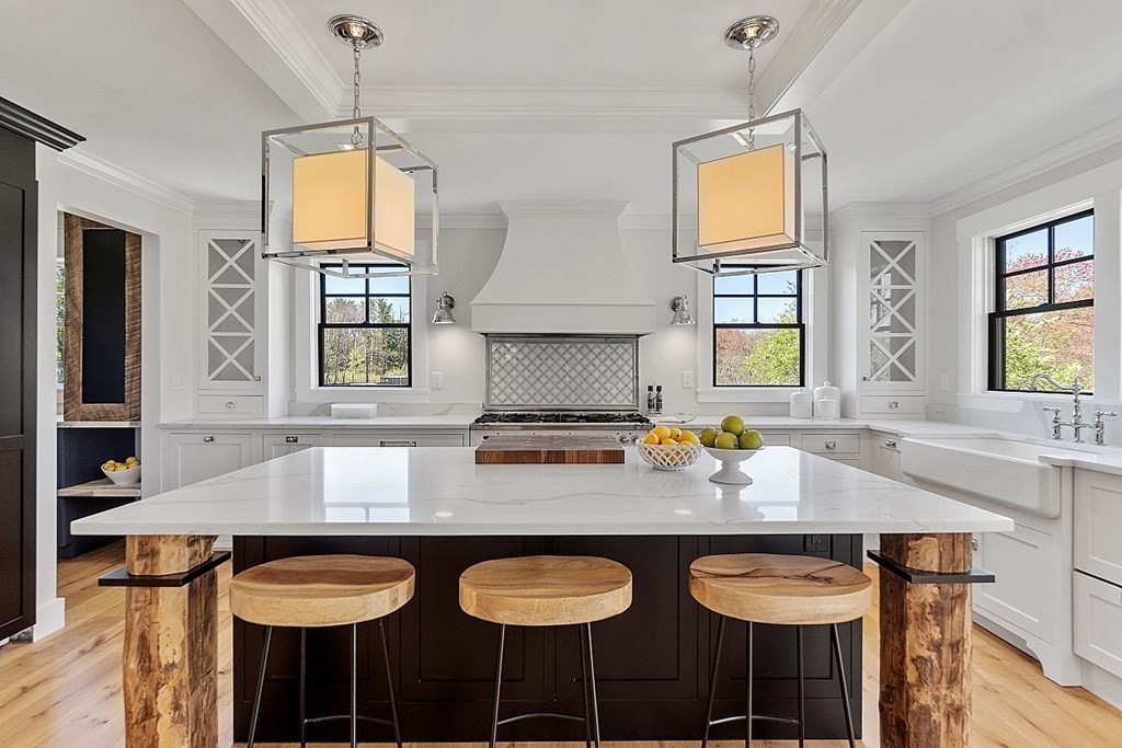 24 Mccallar Ln, Concord