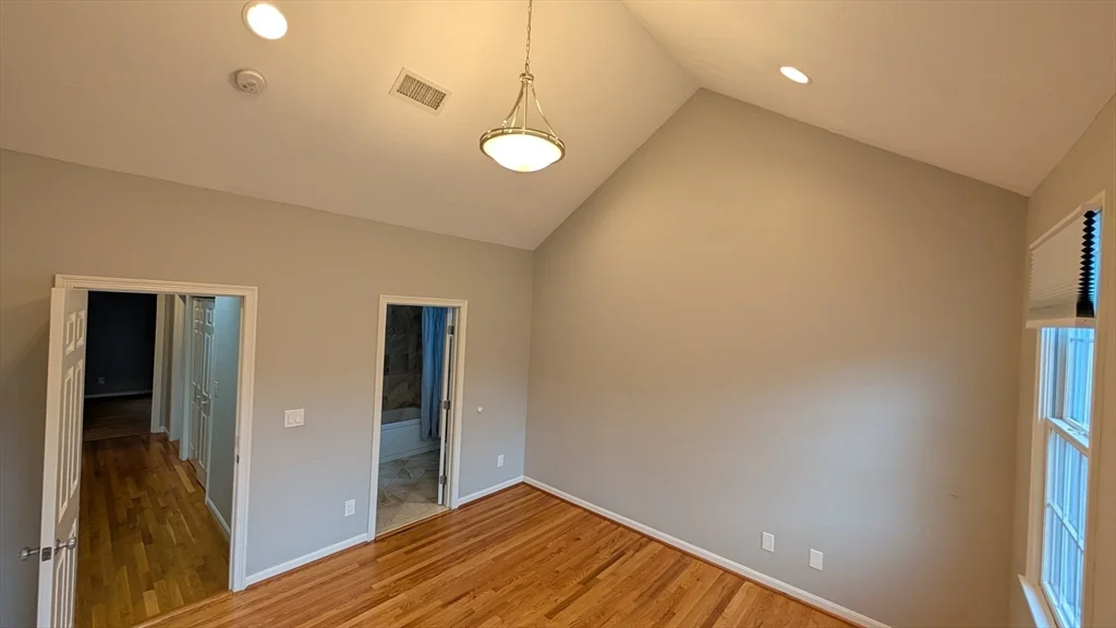 894 Main St, Wakefield