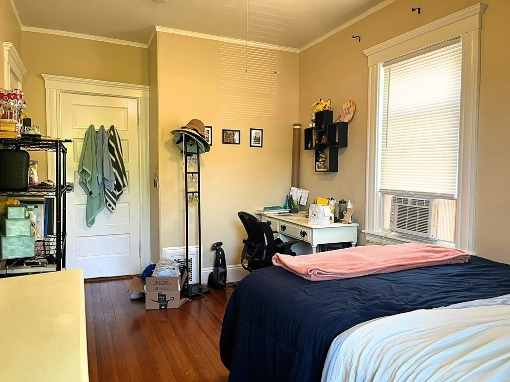 3907 Washington St, Jamaica Plain