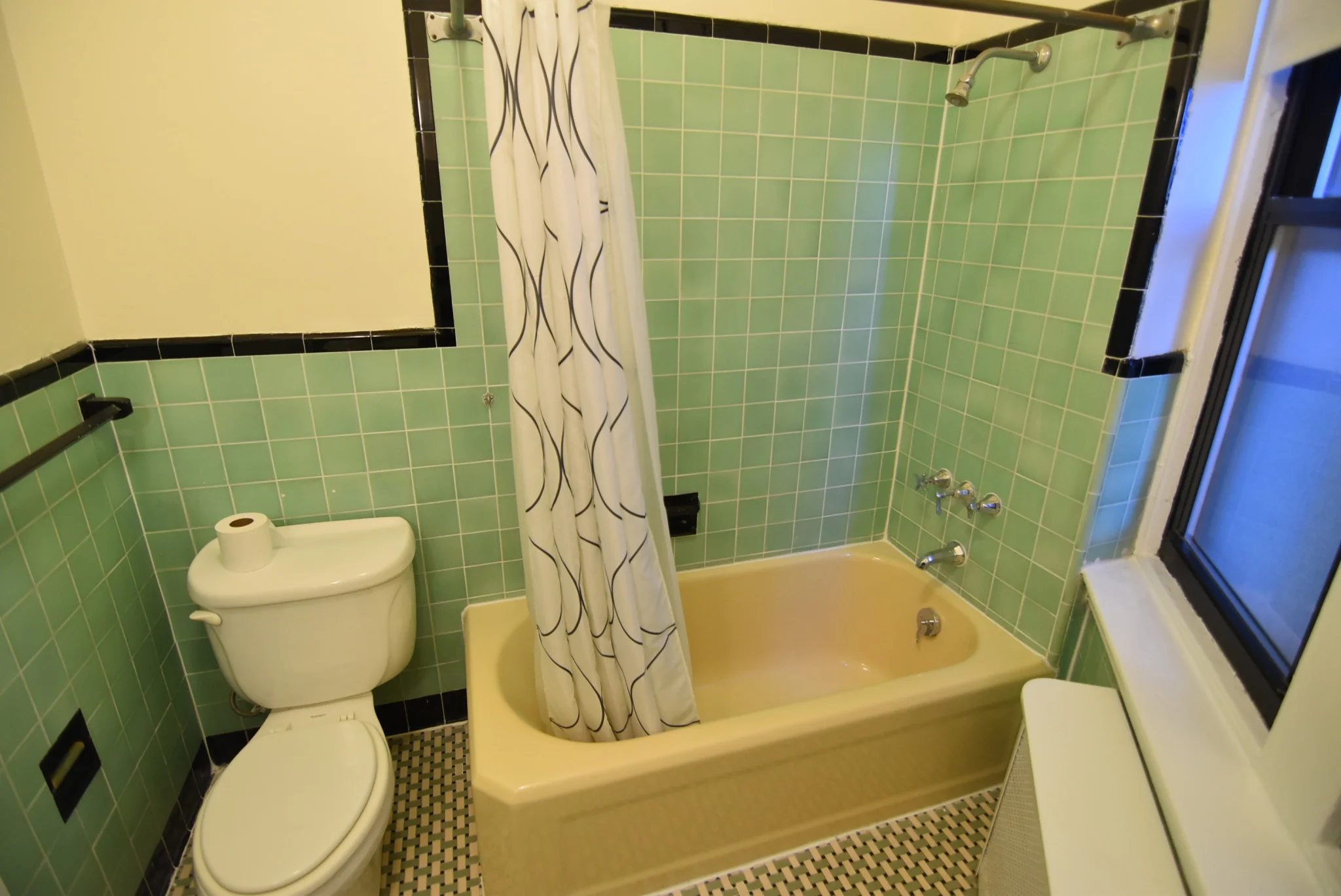 504 Beacon St, Fenway