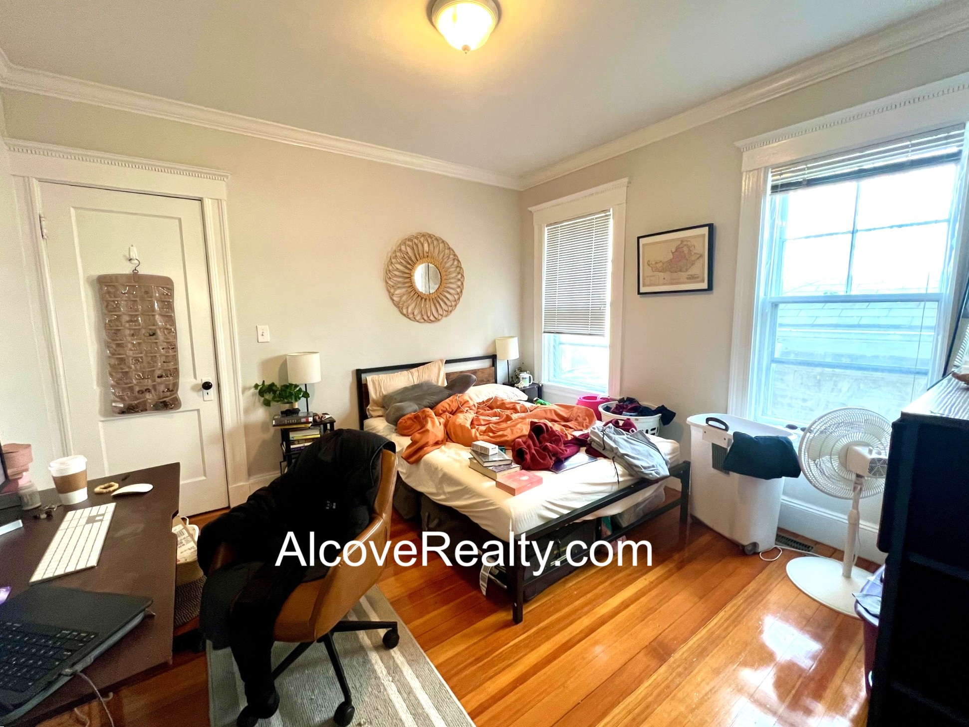 34 Leonard St, Tufts