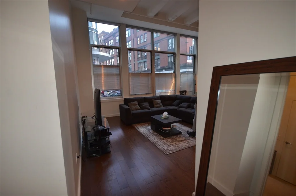 88 Kingston St, Downtown