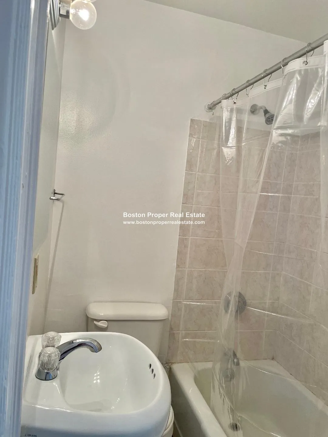 248 Newbury St, Back Bay