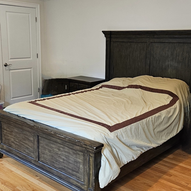 126 Waverley St, Belmont