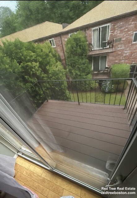 33 Westgate Rd, Chestnut Hill