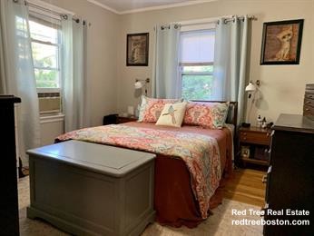 12 Saint Peter St, Jamaica Plain