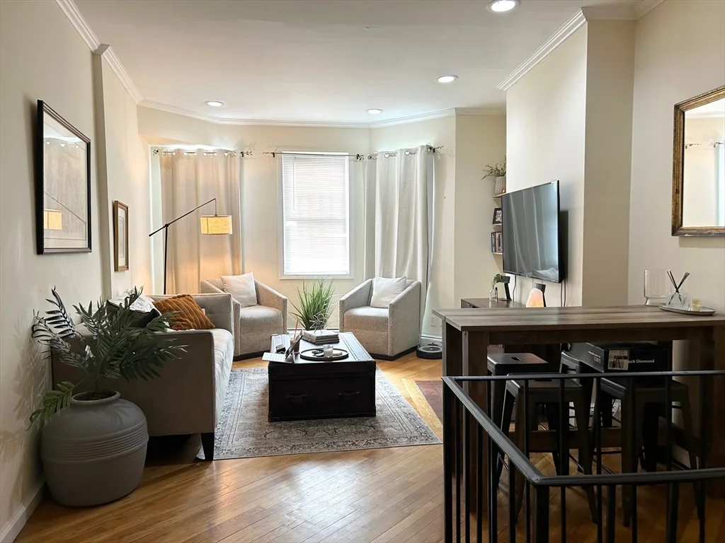 390 Riverway, Coolidge Corner