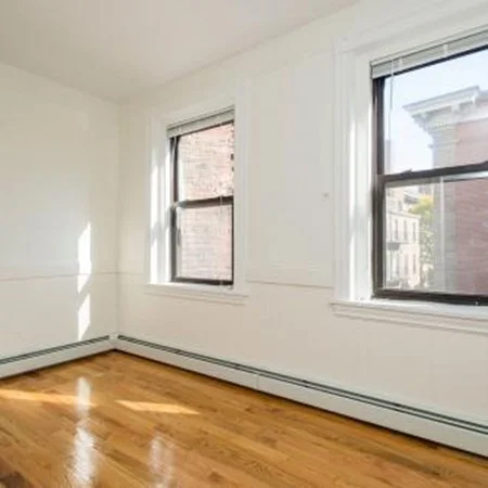 155 Salem St, North End