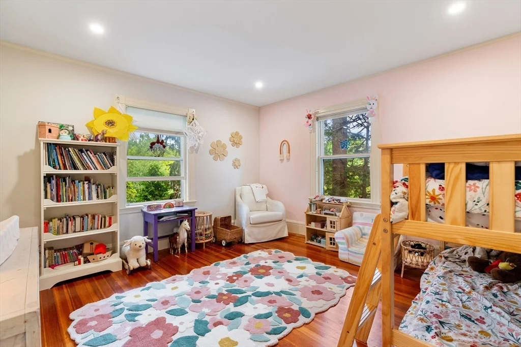 12 Windermere Ave, Arlington